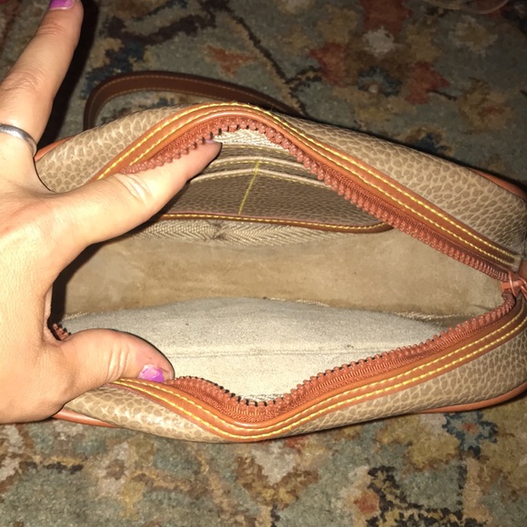 Vintage Dooney & Bourke Travel Purse - Picture 5 of 14